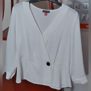 Vince Camuto brand white blouse size XS
